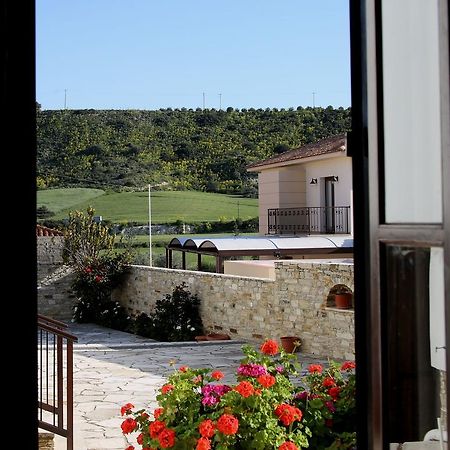 Charoullas Traditional Mansion Alaminos Exterior photo