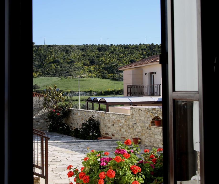 Charoullas Traditional Mansion Alaminos Exterior photo