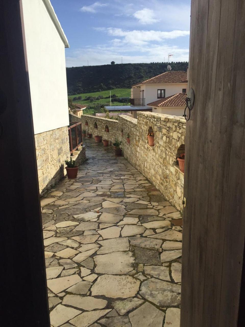 Charoullas Traditional Mansion Alaminos Exterior photo